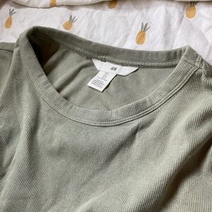 Green hnm baby tee for women and girls aesthetic